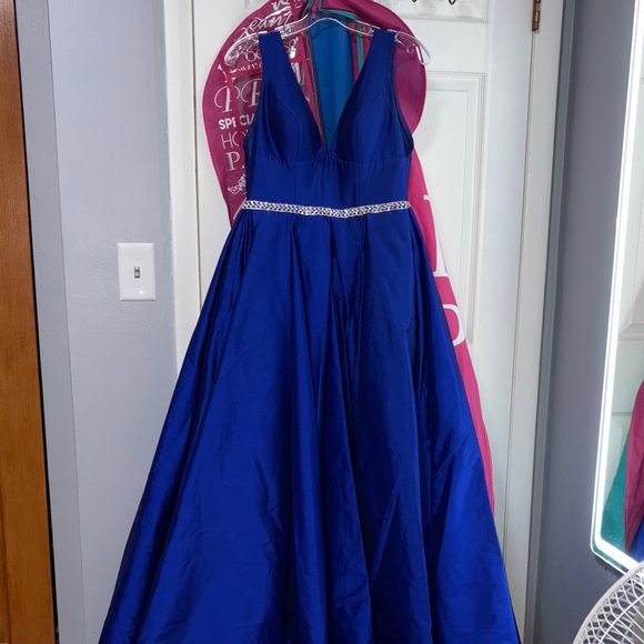 Tarik Ediz Prom Dress - Picture 1 of 4